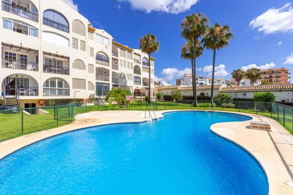Carihuela Front Beach Торремолинос Экстерьер фото